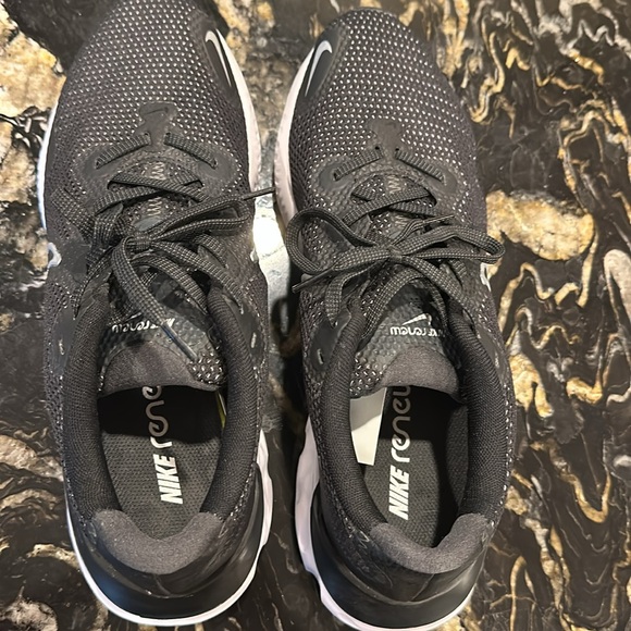 Men's Nike Renew Run Running Shoes CK6357 002 - Picture 5 of 9